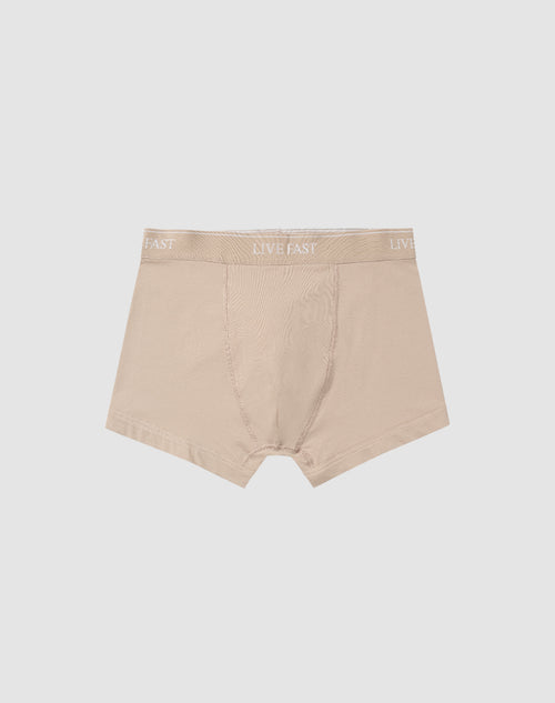 Die Live Fast Trunks (2 Pack) von LIVE FAST DIE YOUNG sind beige Herren-Boxershorts mit elastischem Bund und dezentem Logo, aus 96% Baumwolle, flach auf hellgrauem Hintergrund präsentiert.