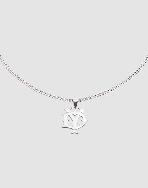 The DY Blank Chain by LIVE FAST DIE YOUNG is a 925 Sterling Silber necklace with an adjustable length, featuring a pendant of overlapping Y and D letters. Displayed on a plain light gray background.