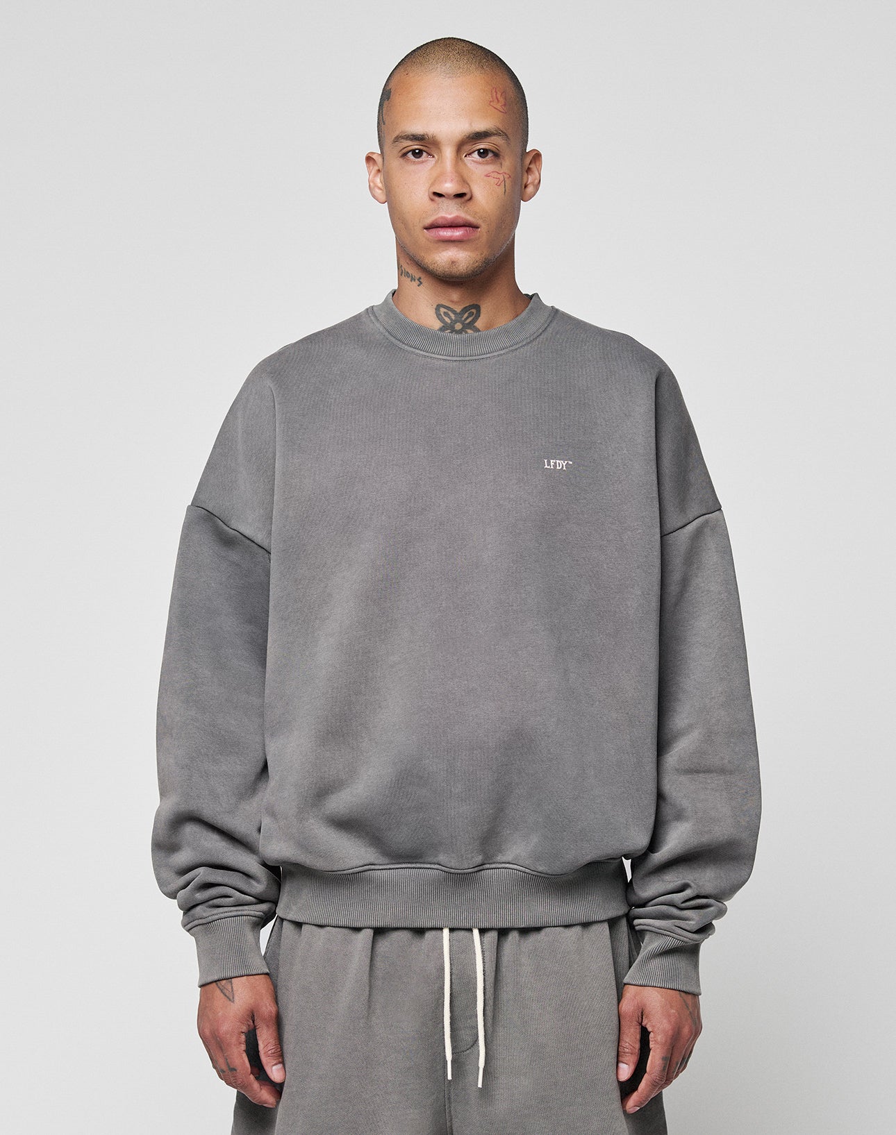 LFDY Basic Chest Sweater Washed Grey – Buy online now – LIVE FAST