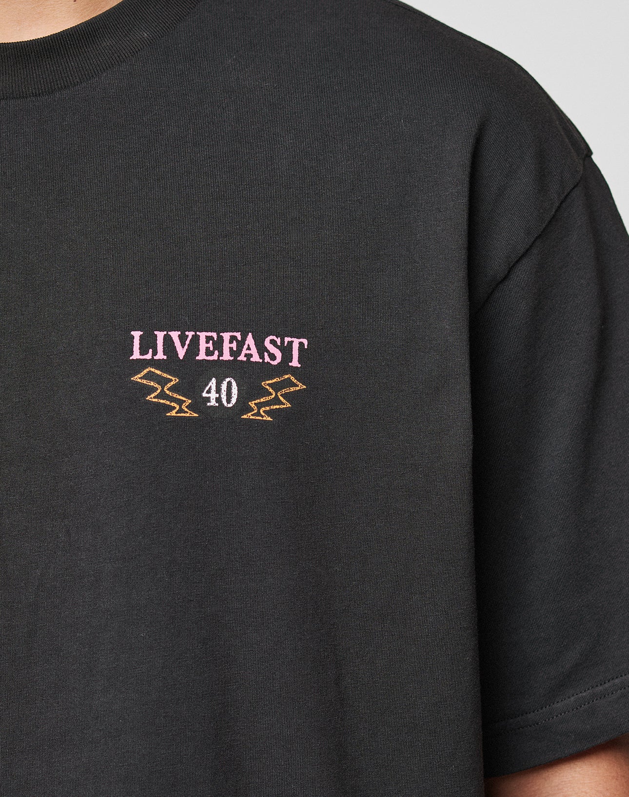 LFDY Under Fire Tee Schwarz Brustlogo
