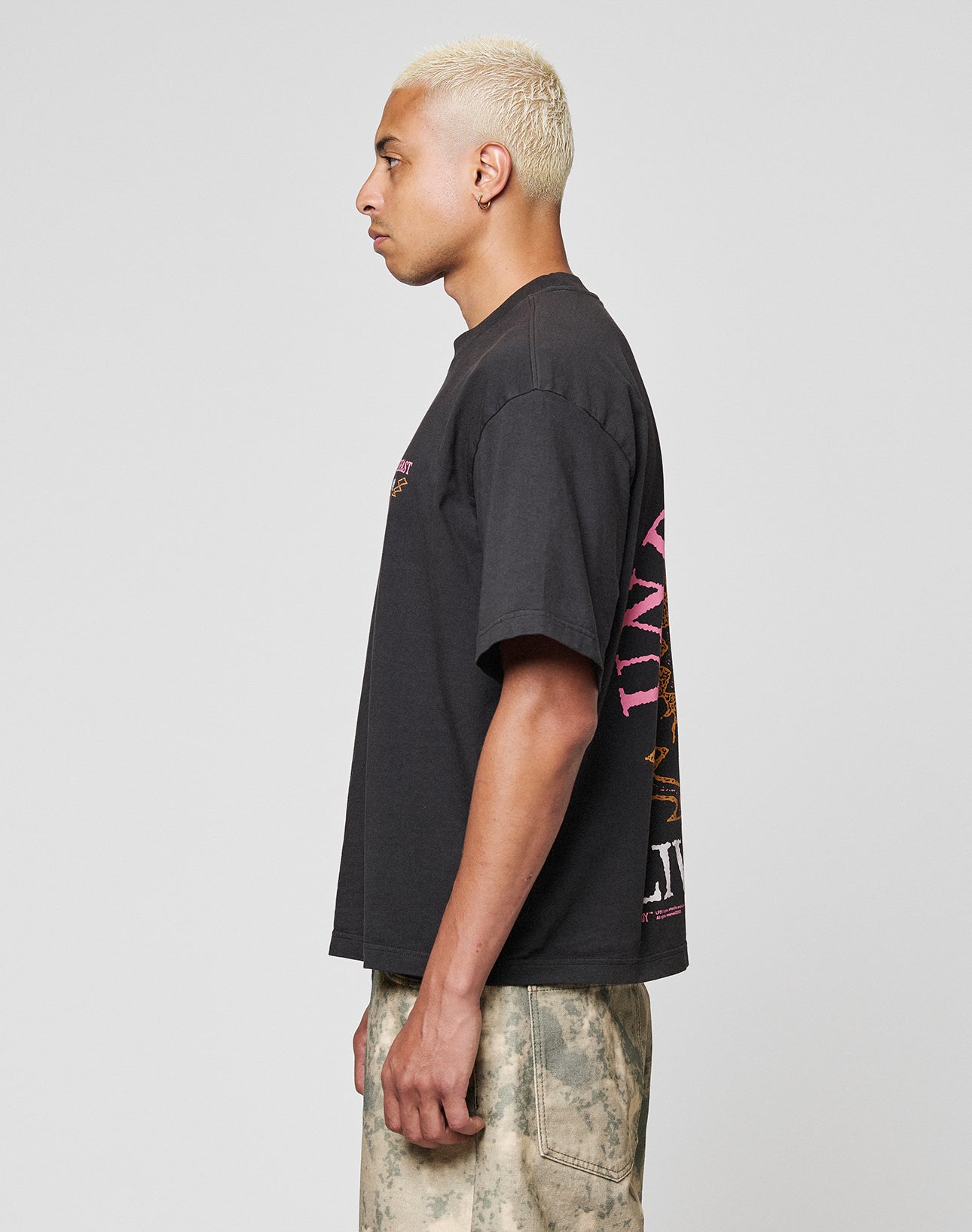 LFDY Under Fire Tee Schwarz Seitenansicht