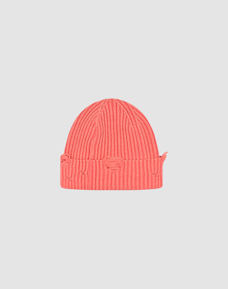 The LIVE FAST DIE YOUNG Distressed Rib Knit Beanie in pink features a folded brim and raised Medusa head logo on the front, shown centered on a plain light gray background. Made from 100% Baumwolle.