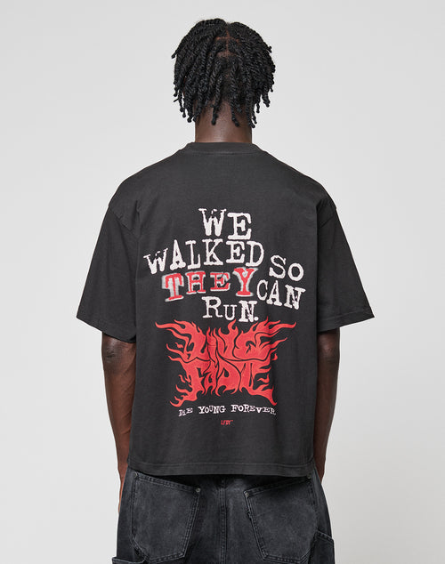 LFDY We Walked Tee Schwarz mit weiß rotem Backprint