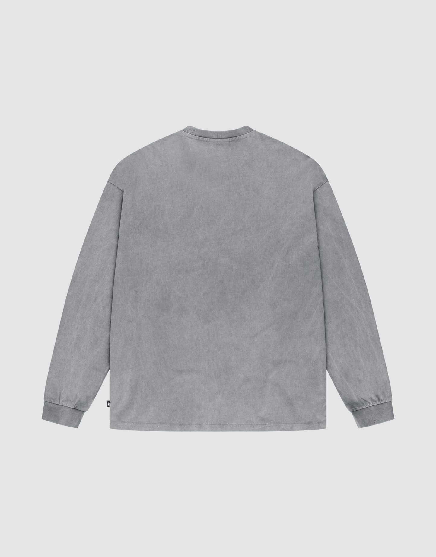 The LIVE FAST DIE YOUNG Basic Longsleeve, a plain washed gray 100% Baumwolle crew-neck shirt, is shown flat with the back facing up against a light gray background.