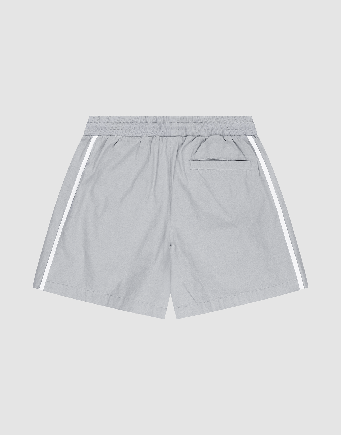 LIVE FAST DIE YOUNG Basic Cotton Shorts in light gray, regular fit, 100% Baumwolle, with an elastic waistband, right back pocket, white side stripes, and a subtle logo print. Displayed flat against a plain background.