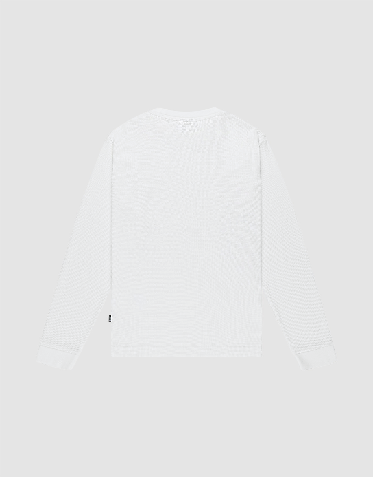 Back view of the LIVE FAST DIE YOUNG Basic Waffle Longsleeve in white oversize fit, shown against a light gray background. Features a simple, logo-free design and is crafted from soft Baumwolle for all-day comfort.
