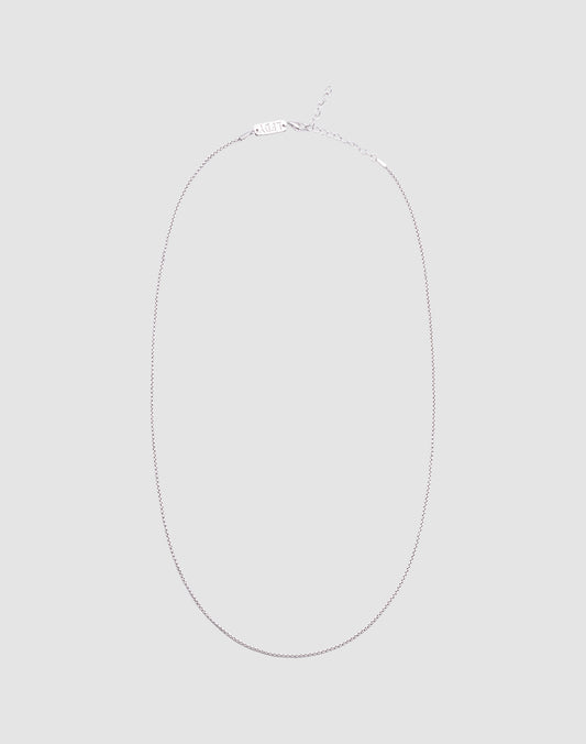 The LIVE FAST DIE YOUNG Thin Curb Chain is a delicate Sterling Silber 925 necklace with an adjustable length and simple clasp, shown on a plain light gray background.