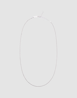 The LIVE FAST DIE YOUNG Thin Curb Chain is a delicate Sterling Silber 925 necklace with an adjustable length and simple clasp, shown on a plain light gray background.