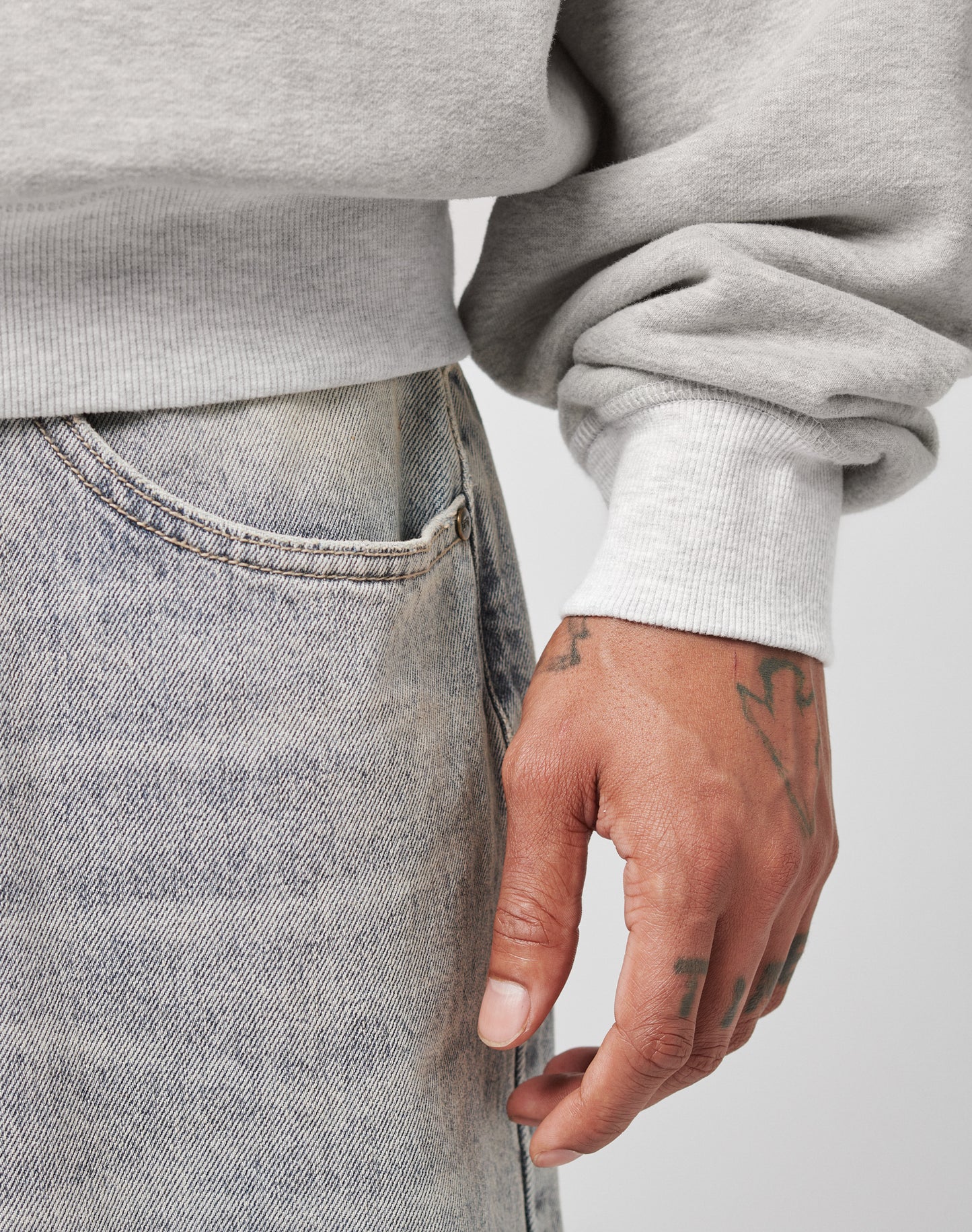 LFDY Script Sweater
