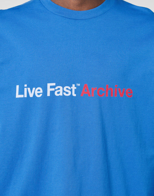 The Live Fast Archive Longsleeve by LIVE FAST DIE YOUNG is a blue, oversize-fit top with a frontprint: Live Fast in white and Archive in red, crafted from 100% Baumwolle for comfort.