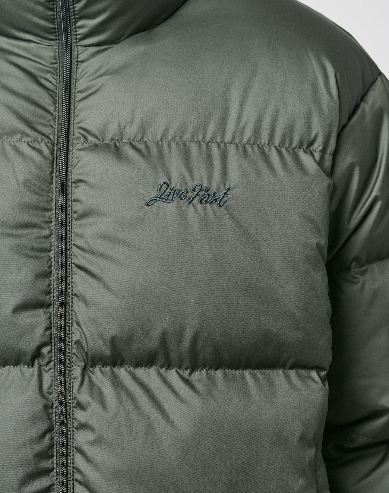 Puffer Jacke Olive: Authentic Streetwear – LIVE FAST DIE YOUNG