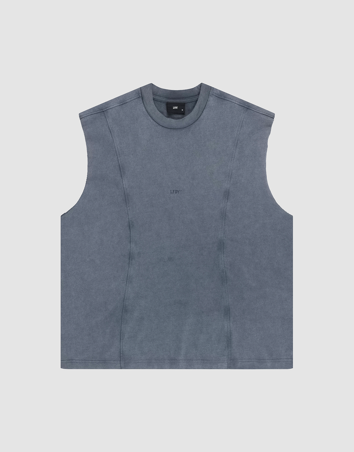 The LIVE FAST DIE YOUNG Heavy Muscle Tank is a sleeveless, faded blue-gray vest with a crew neck and subtle seam lines. Made from 100% Baumwolle in an oversize fit, it features a discreet chest logo and is shown flat on a light gray background. | plain