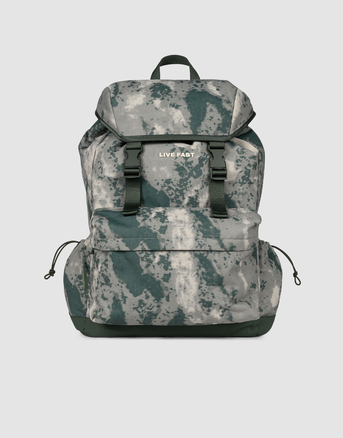 The LFDY Travel Backpack by LIVE FAST DIE YOUNG features a gray-green camo design, black straps, verstellbare Schultergurte, top flap, front pocket with "LIVE FAST" print, and a 25L capacity—ideal for daily essentials.