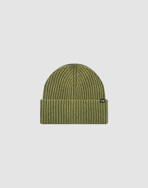 The LIVE FAST DIE YOUNG Washed Rib Knit Beanie in olive green features a ribbed knit design, folded cuff, and a small black flag label, all crafted from 100% Baumwolle and shown on a plain light gray background.