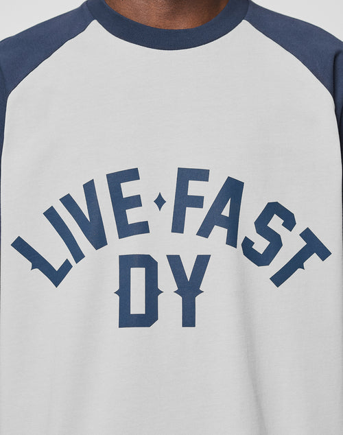 Live Fast Raglan Tee Grau Logo auf der Brust