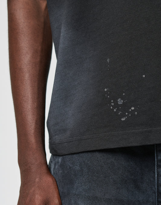 Live Fast Rivet Tee Schwarz mit gewollten Farbunterschieden
