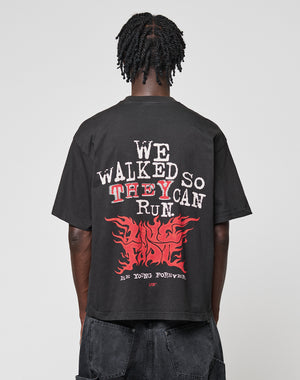 LFDY We Walked Tee Schwarz mit weiß rotem Backprint