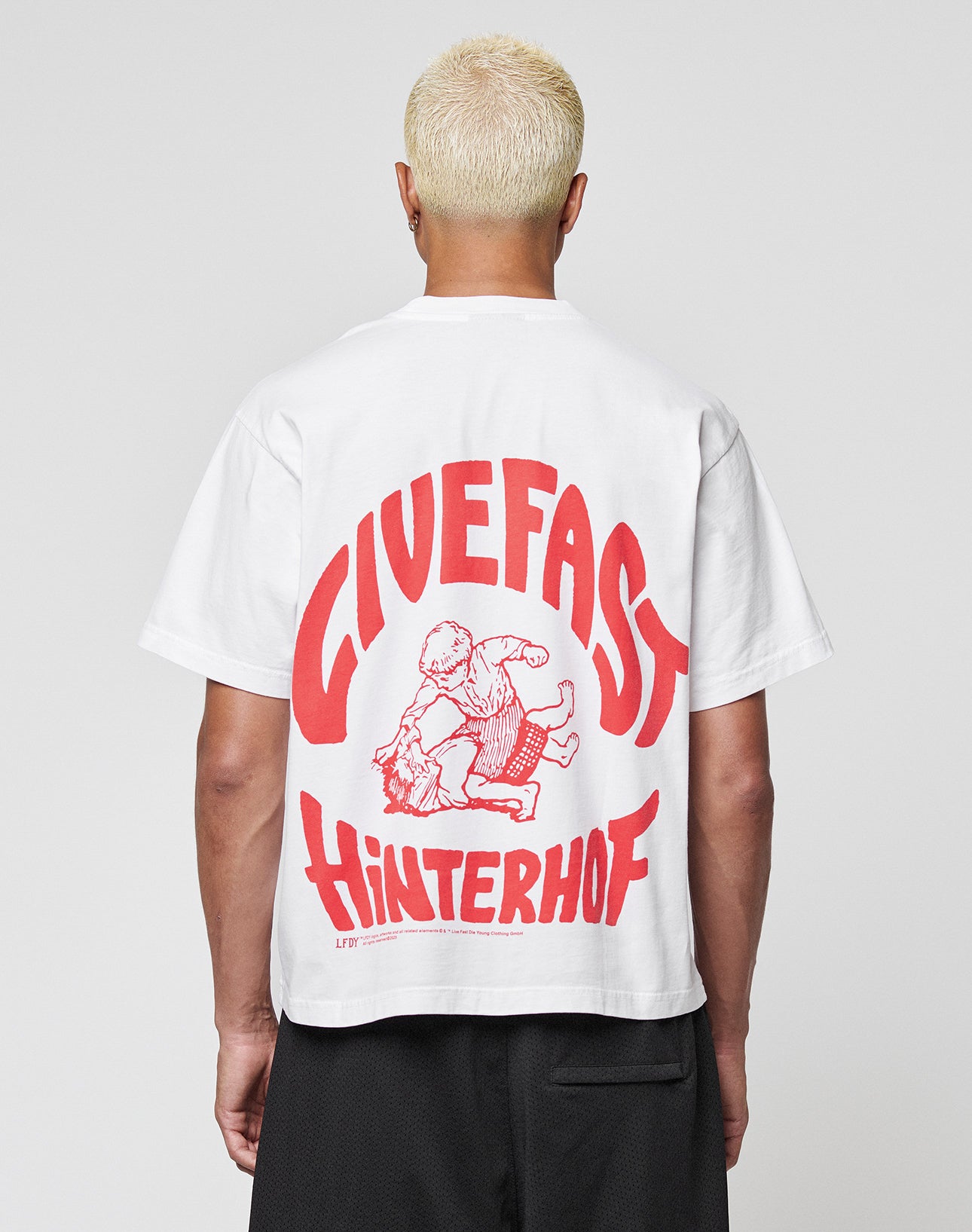 LFDY Hinterhof Tee Weiß mit rotem Backprint
