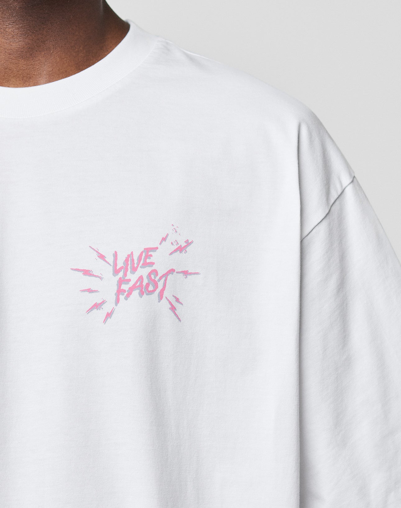 LFDY Against us Tee Weiß Logo auf der Brust
