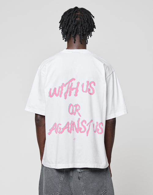 LFDY Against us Tee Weiß von hinten mit rosanem Backprint