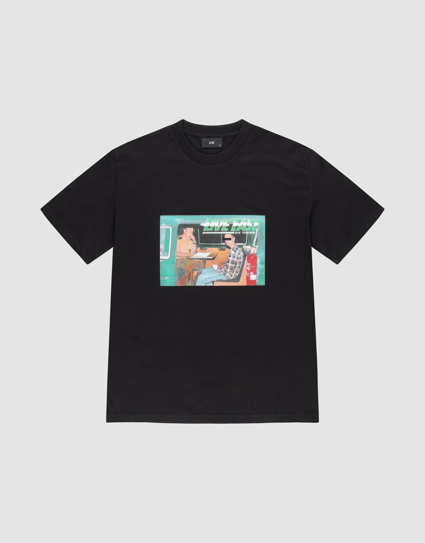 The LFDY Sixers Tee by LIVE FAST DIE YOUNG is a black regular-fit t-shirt with a colorful graphic of two people in a car and "LIVE FAST" in green above. Made from 100% Baumwolle for comfort and style. | plain
