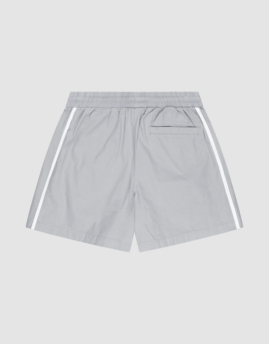 LIVE FAST DIE YOUNG Basic Cotton Shorts in light gray, regular fit, 100% Baumwolle, with an elastic waistband, right back pocket, white side stripes, and a subtle logo print. Displayed flat against a plain background.