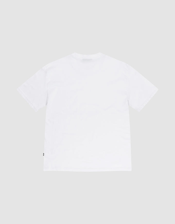 The LIVE FAST DIE YOUNG Basic Chest Tee, a plain white regular fit short-sleeve t-shirt, is shown flat with the back side visible against a light gray background. Made from 100% Baumwolle for comfort and quality.