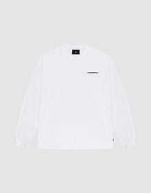 The Basic Longsleeve by LIVE FAST DIE YOUNG is an oversize white 100% Baumwolle T-shirt with a small black logo-print on the left chest, shown against a light gray background. | plain