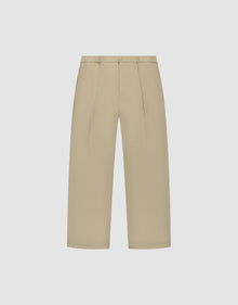 Die Wide Casual Pants von LIVE FAST DIE YOUNG in Beige mit hohem Bund, Frontfalten, Seitentaschen und Knopfverschluss vor weißem Hintergrund. | plain