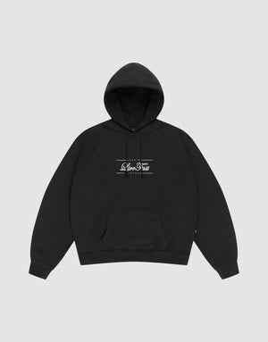 The LFDY Embroidery Hooded by LIVE FAST DIE YOUNG is a black regular fit hoodie made from 100% Baumwolle, featuring a front pocket and white Slice & Tea Originals print on the chest, shown on a plain light gray background. | plain