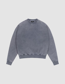 The LIVE FAST DIE YOUNG Basic Blank Sweater, a washed gray, long-sleeve crewneck in Baumwolle, is laid flat on a light background, showcasing its simple vintage-washed style and casual design. | plain