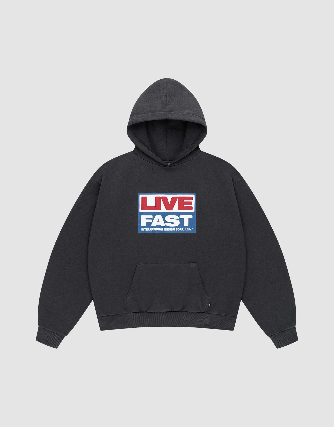 The LIVE FAST DIE YOUNG Live Fast Box Hooded is a black hoodie with a front pocket and bold "LIVE FAST" graphic in red, white, and blue. Made from Baumwolle Polyester for comfort and durability. | plain