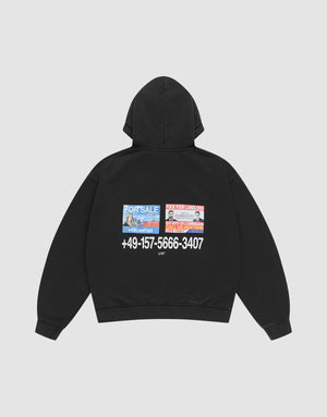 The Live Fast Call Us Hooded von LIVE FAST DIE YOUNG ist ein Oversize-Hoodie aus Baumwolle mit buntem Front- und Backprint sowie großer weißer Telefonnummer am Rücken – ideal für einen auffälligen Streetwear-Look. | plain
