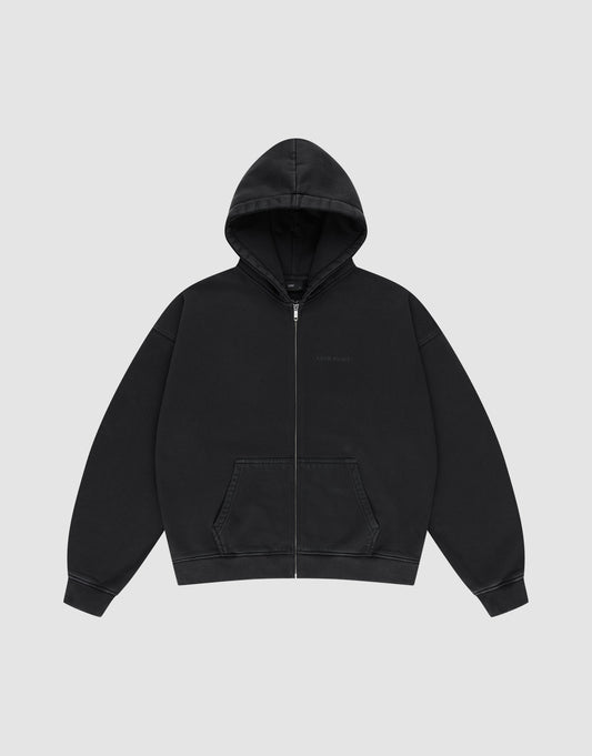 The LFDY Grand Theft Hooded Zip by LIVE FAST DIE YOUNG is a plain black zip-up hoodie with soft Baumwolle, a front zipper, hood, two pockets, and long sleeves, shown against a light gray background.