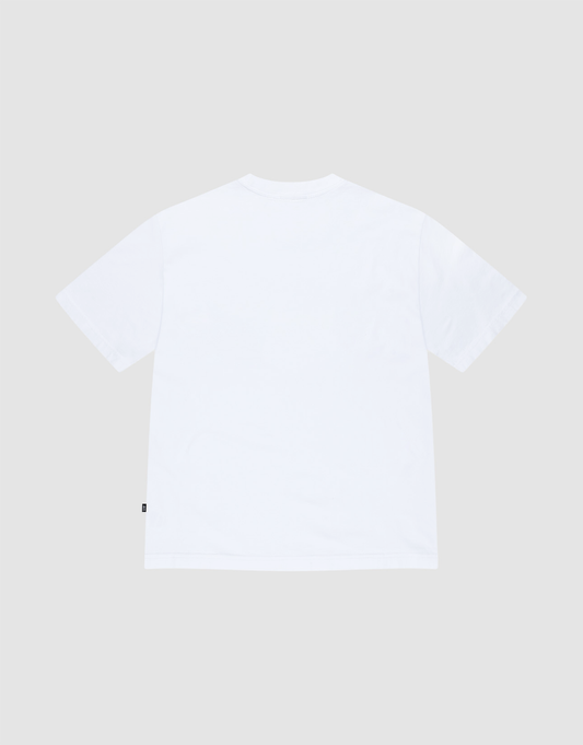 The Basic OS Livefast Tee by LIVE FAST DIE YOUNG is an oversized, plain white short-sleeve t-shirt shown flat on a light gray background, viewed from the back with no logos or designs. Made from 100% Baumwolle for comfort and quality.