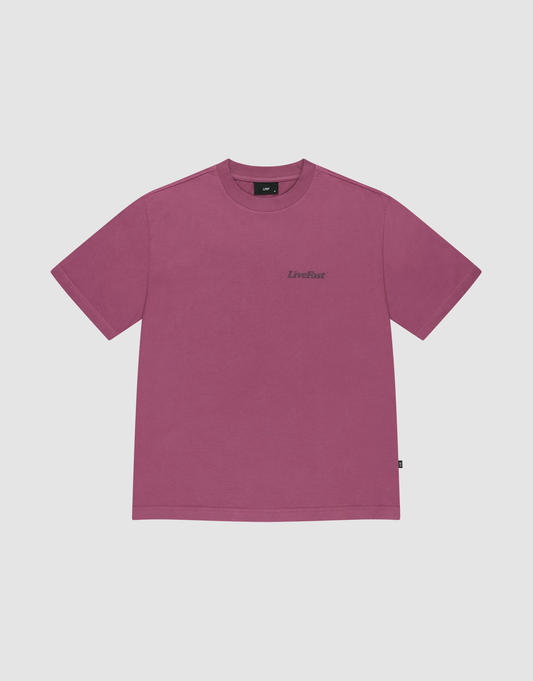 The LIVE FAST DIE YOUNG Basic 210 Tee is a mauve, oversized, short-sleeved t-shirt made from 100% Baumwolle, featuring a small black LiveFast logo on the left chest and shown against a light background.