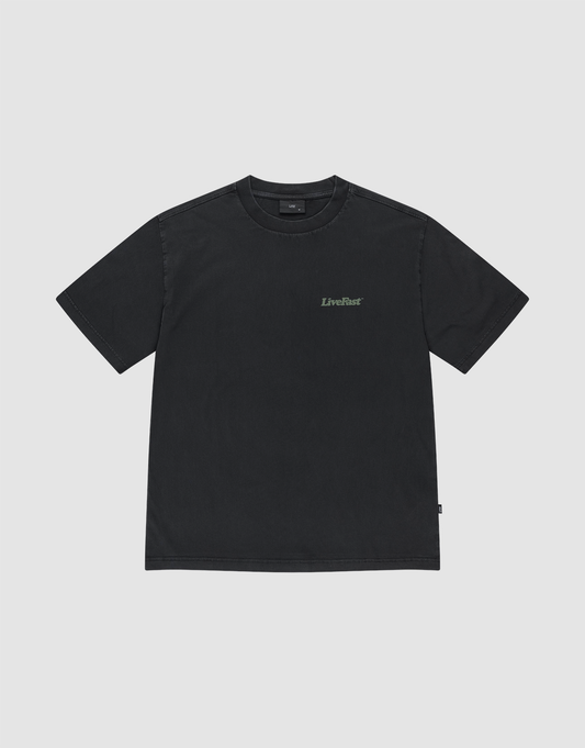 The Basic 210 Tee by LIVE FAST DIE YOUNG is an oversize short-sleeve black t-shirt made from 100% Baumwolle, featuring a small light green LiveFast logo on the left chest and displayed on a white background.