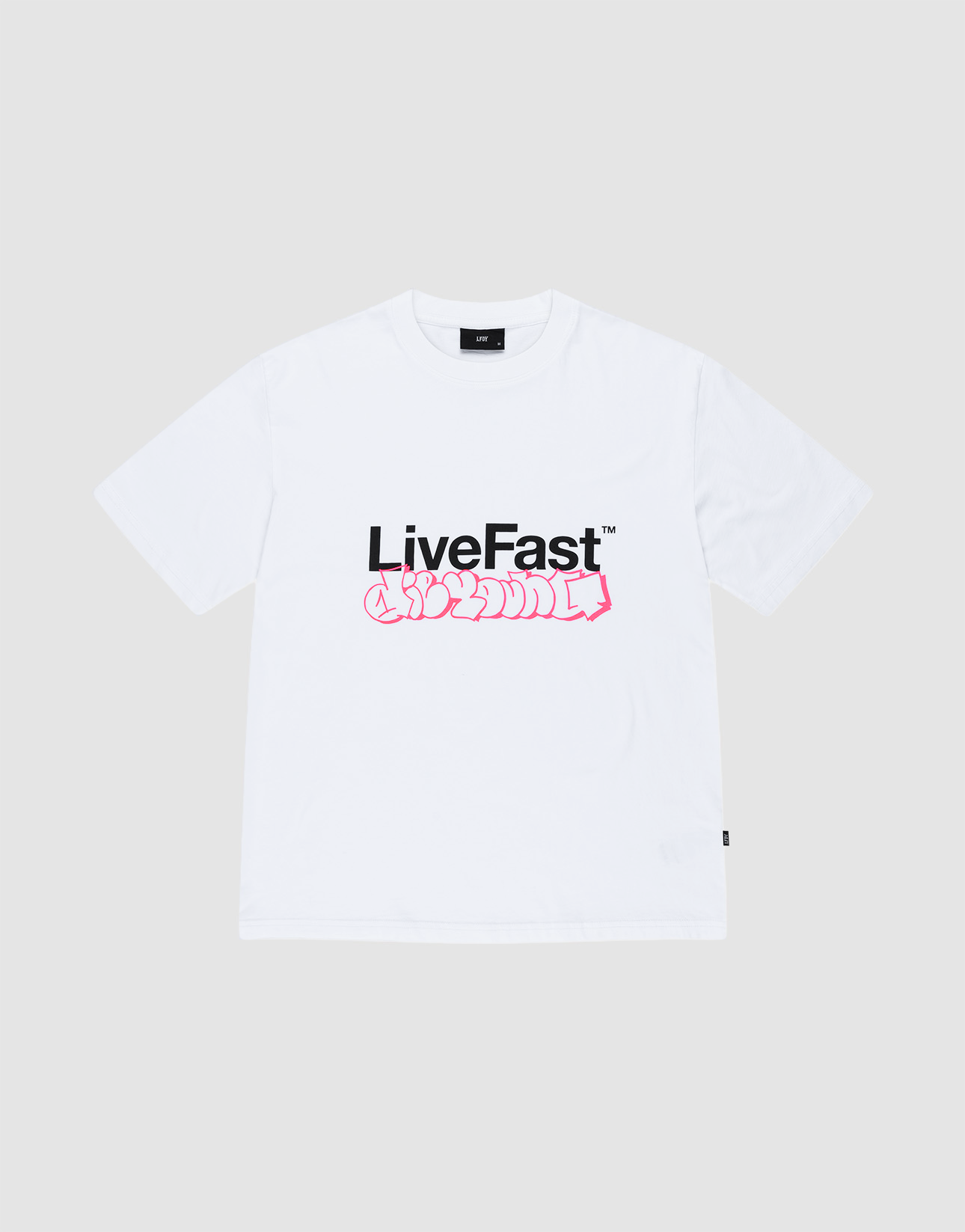 The Basic Live Fast Graffiti Tee by LIVE FAST DIE YOUNG is a white regular-fit t-shirt crafted from 100% Baumwolle, featuring a bold black "LiveFast" front print and a pink abstract graphic centered on the chest.