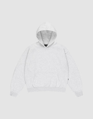 The LIVE FAST DIE YOUNG Basic Blank Hooded features an oversize fit, long sleeves, front pocket, ribbed cuffs and hem, a subtle Flag-Label detail, and is made from soft Baumwolle. Shown laid flat on a plain white background. | plain