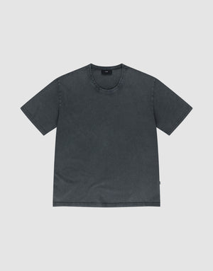 The LFDY Blank Tee by LIVE FAST DIE YOUNG is a regular fit, short-sleeve T-shirt in plain dark gray with a round neck and vintage washed look, crafted from 100% Baumwolle, shown laid flat on a light gray background. | plain