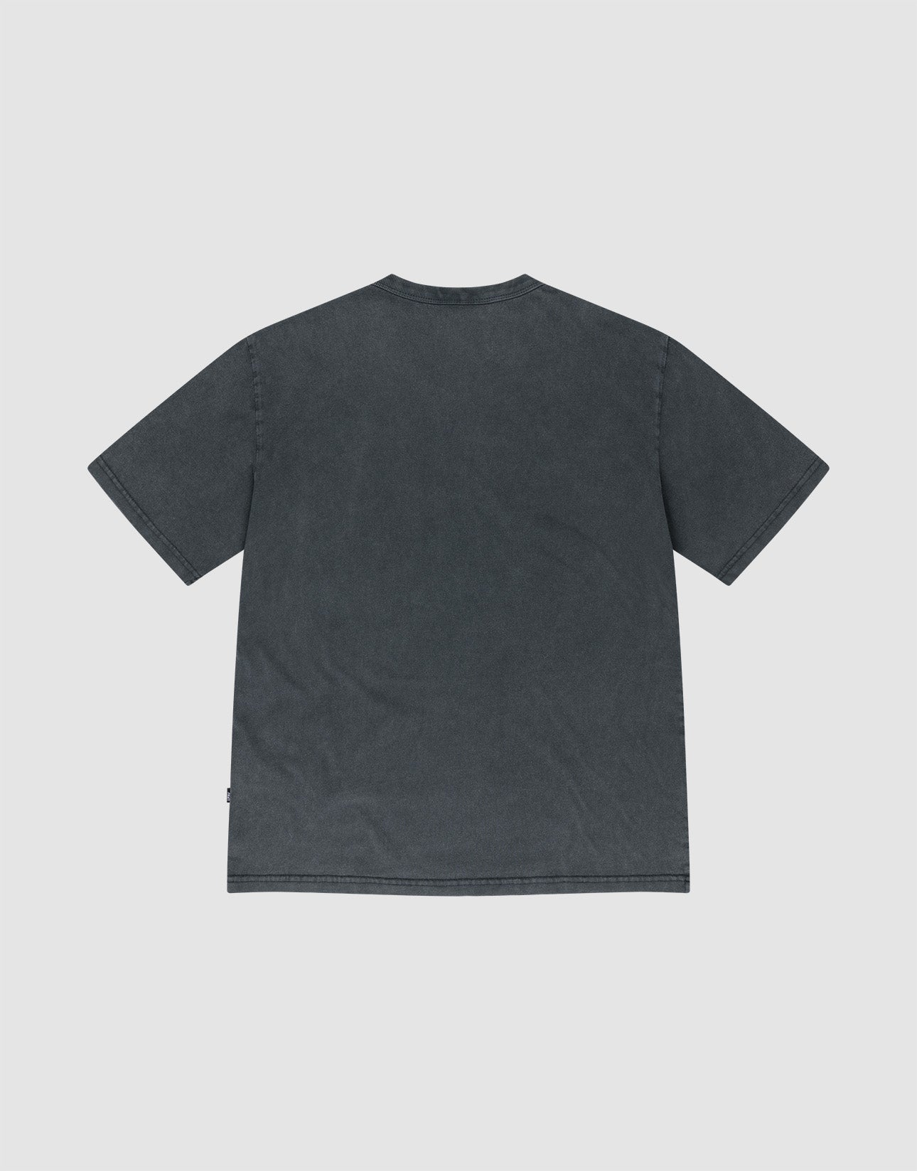 The LFDY Blank Tee by LIVE FAST DIE YOUNG is a plain black short-sleeve vintage T-shirt, laid flat with the back side visible against a light gray background. Made from 100% Baumwolle and designed in a regular fit for all-day comfort.