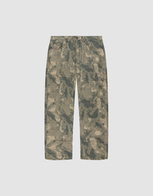 The Live Fast Canvas Pants by LIVE FAST DIE YOUNG are baggy-fit, wide-leg pants in green and beige camo, made from 100% Baumwolle with a button and zip closure, belt loops, and front pockets, shown on a plain white background. | plain