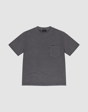 The LFDY Destroyed Pocket Tee is an oversized, dark gray short-sleeve T-shirt with a round neck and a small zippered pocket on the left chest, made from 100% Baumwolle. | plain
