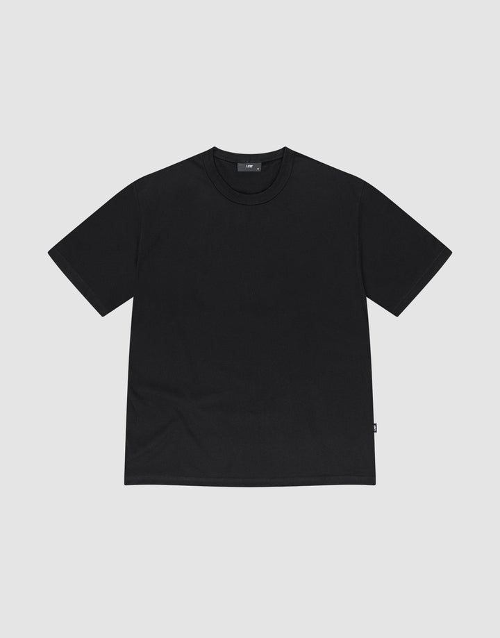 The LIVE FAST DIE YOUNG LFDY Blank Tee is a plain black, regular fit, short-sleeve crew neck t-shirt made from 100% Baumwolle, shown laid flat on a white background. | plain