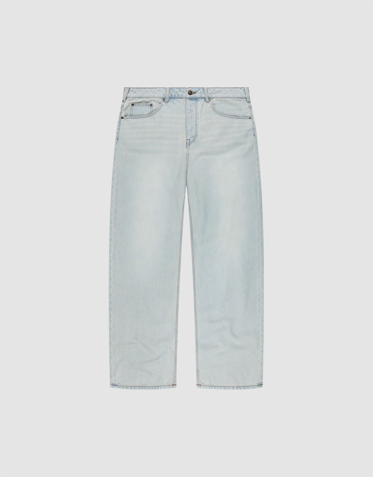 The LFDY Baggy Denim by LIVE FAST DIE YOUNG features light blue, straight-leg jeans with a baggy fit, five pockets, button and zipper closure, made from 100% Baumwolle. Shown flat on a plain white background.