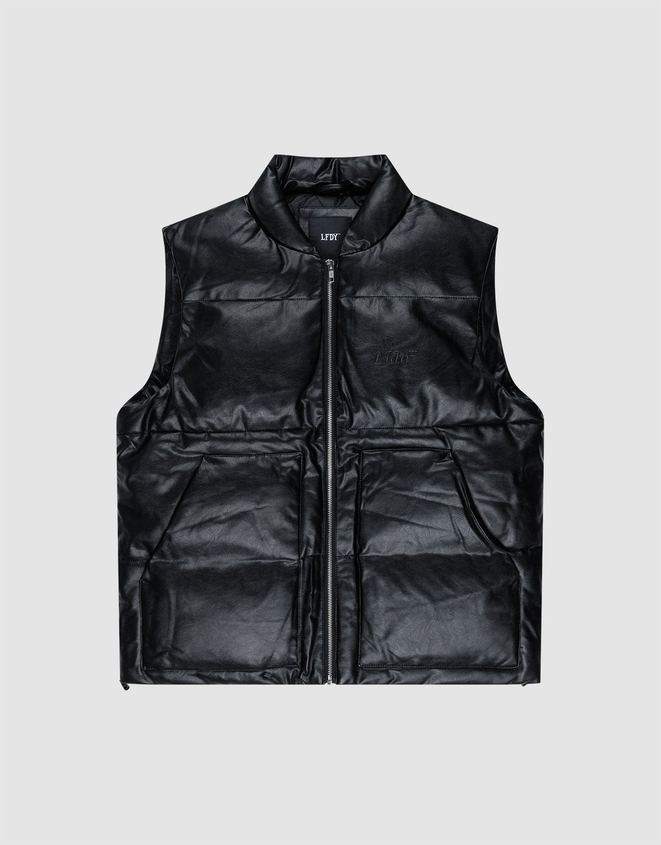 The LIVE FAST DIE YOUNG Padded Vest is a black, sleeveless Regular Fit faux leather puffer with wattierte Weste details, front zipper, two large pockets, and Stehkragen, shown flat on a light gray background. | plain