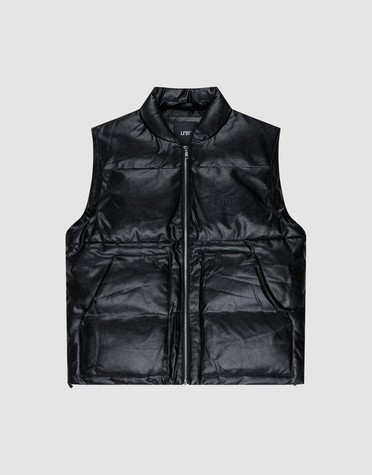 The LIVE FAST DIE YOUNG Padded Vest is a black, sleeveless Regular Fit faux leather puffer with wattierte Weste details, front zipper, two large pockets, and Stehkragen, shown flat on a light gray background. | plain