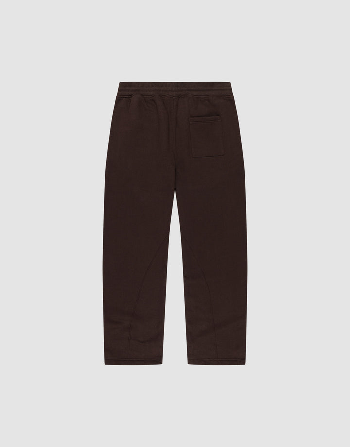 The LFDY Pleated Jogger by LIVE FAST DIE YOUNG is shown from the back on a white background, featuring a dark brown color, wide fit, 100% Baumwolle, an Elastik-Bund waistband, and a single right back pocket.