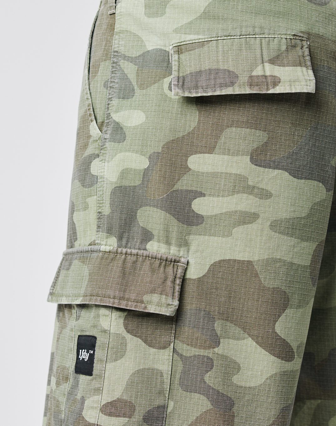 Army Shorts Camouflage: Buy now – LIVE FAST DIE YOUNG
