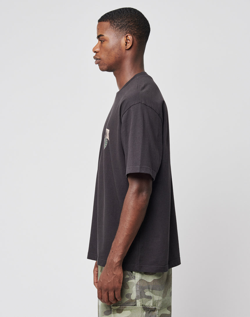 Live Fast Die Young Chest Tee